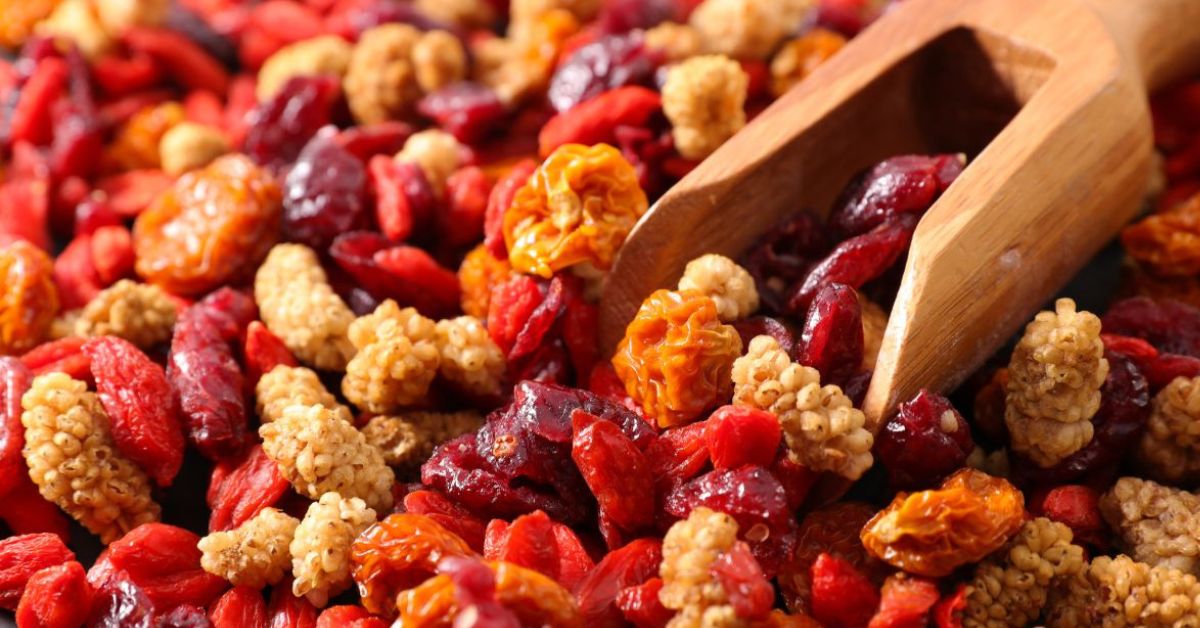 mixed dry berries